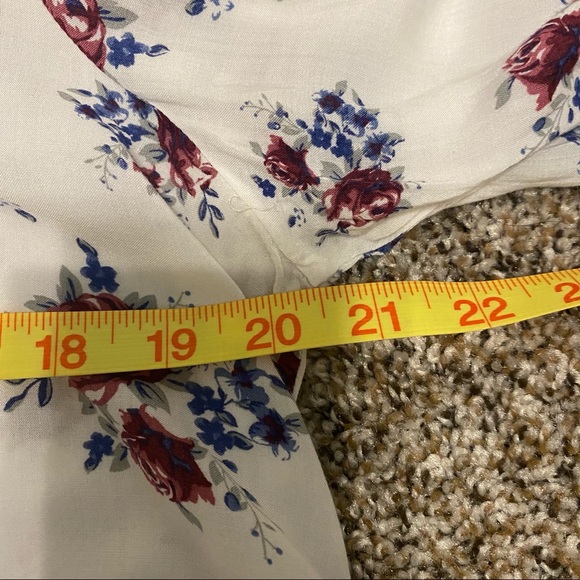 Urban Outfitters Pins & Needles Floral Crop Top M - Picture 6 of 8